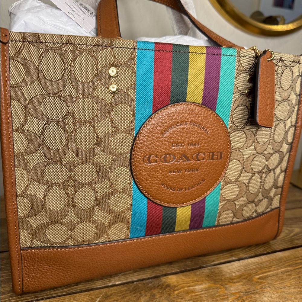 NWT RETAILS $378 Coach signature Dempsey tote/crossbody - Picture 3 of 11